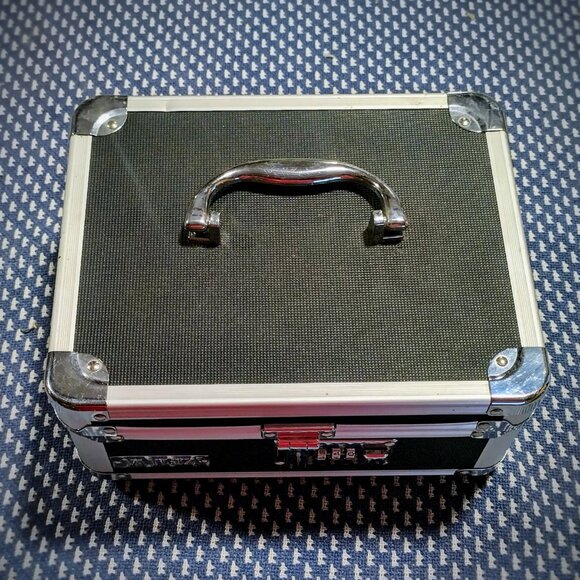 Vaultz 10"x8"x4" Locking Cash Box - Picture 5 of 6